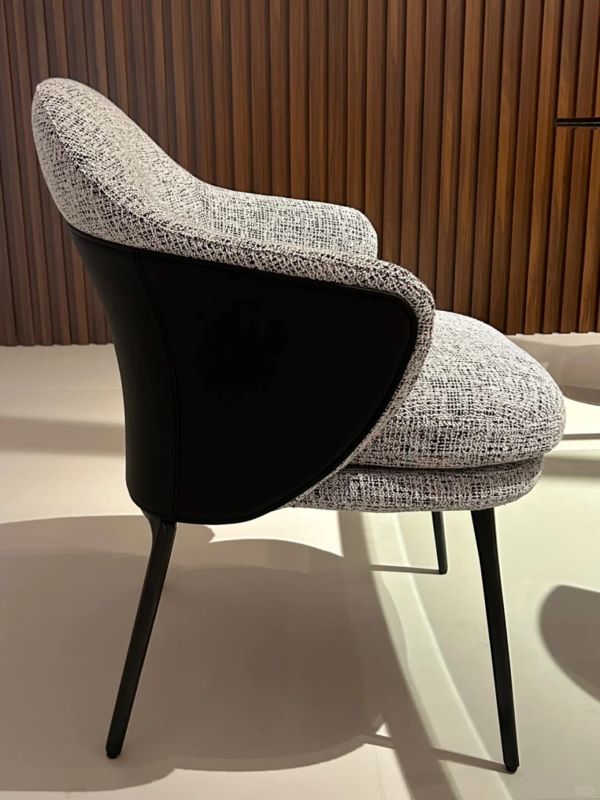 angie chair