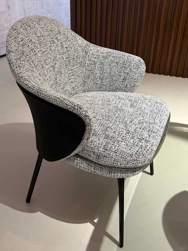 angie chair